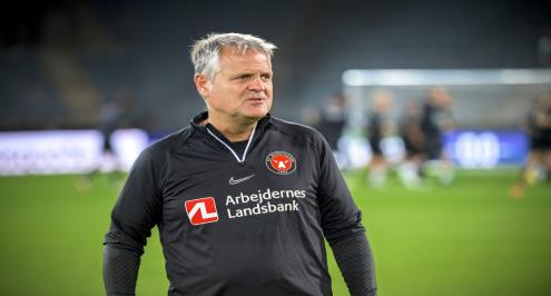 ميتيلاند يقيل مدربه بسبب سوء النتائج محليا